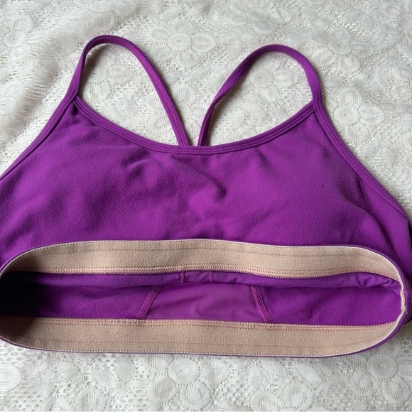 Lululemon Flow Y Bra IV
Regal Plum size 8 - Picture 6 of 7